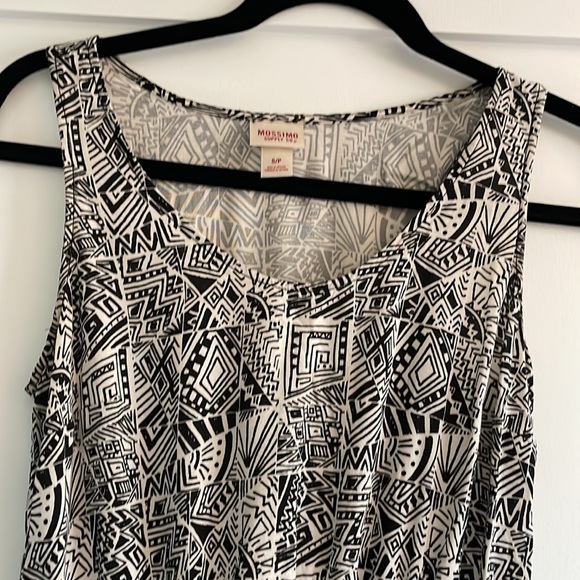 Patterned Mini Dress with Pockets - Picture 2 of 5